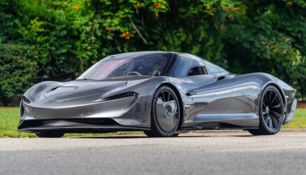 Ако искате повече конски сили от Dodge SRT Demon 170 от 2023 г. &mdash; и искате тази мощност в 100-процентова разрешена за движение по пътищата фабрична конфигурация &mdash; ще трябва да сте малко креативни, и много богати.
Предлаганият на търга на Mecum McLaren осигурява точно 10 конски сили повече от Dodge, при общо 1035 к.с. Пробегът на колата е едва 1980 км.
